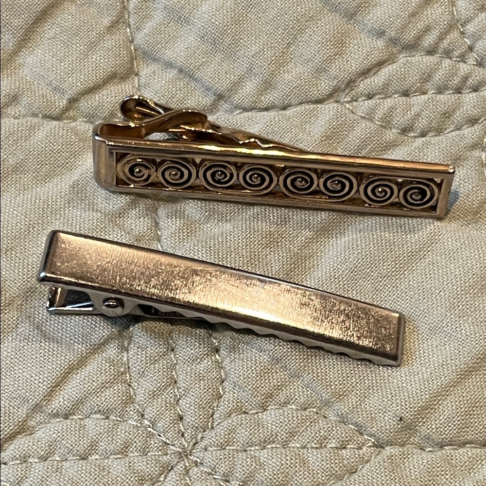 Gold Tone Swirl and Brushed Tie Clips - Set of 2